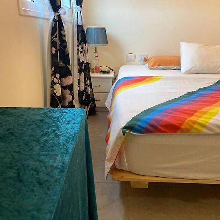Sarin Room Yehud-Monosson Dış mekan fotoğraf